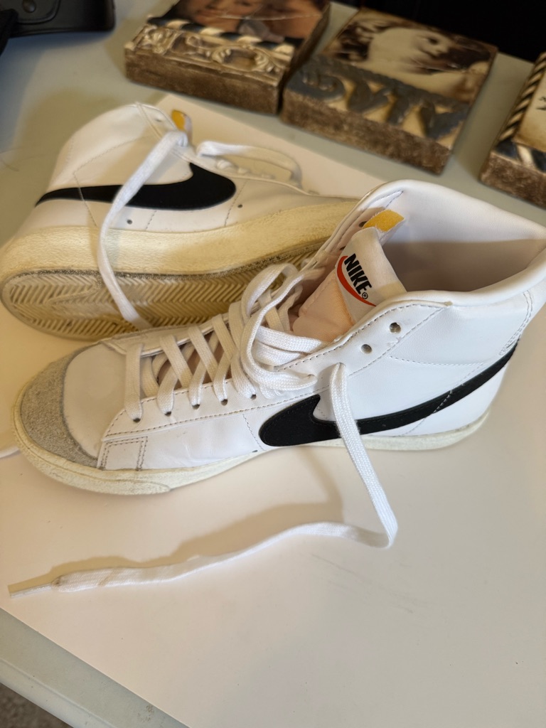 Nike Blazer Mid 77  Hardly Worn Look Brand New